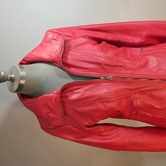 Danier size medium leather jacket rich red womens NEW appears never worn. - Picture 9 of 16